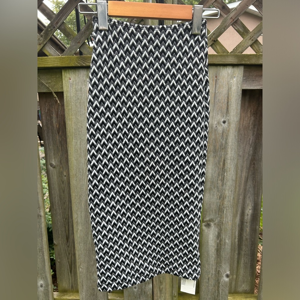 NWT Babaton Mid Length Pencil Skirt